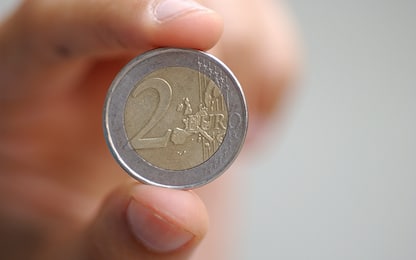 Alcune monete rare da 2 euro ne valgono 2.000: ecco come riconoscerle