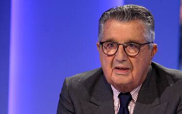 Carlo De Benedetti presenta offerta d'acquisto per 30% gruppo Gedi