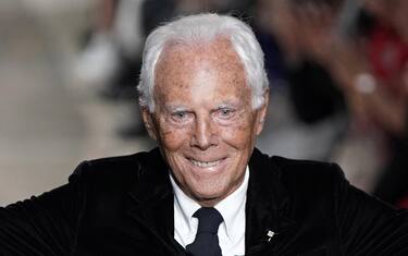 Coronavirus, da Armani un milione e 250mila euro agli ospedali