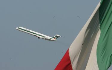 Alitalia, Atlantia: ancora disponibili. Patuanelli: inutile parlarne