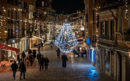 Natale, Confcommercio: spesa media per regali 169 euro