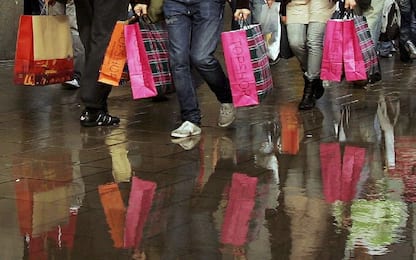  Saldi, Confcommercio: oltre 5 miliardi saranno spesi da 15 mln famiglie