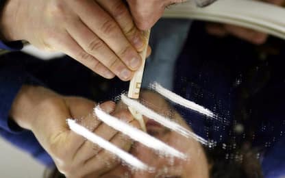 Catania, trovata cassetta di sicurezza piena di droga in un sottoscala