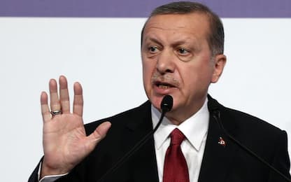 In Germania stop ai comizi turchi. Ira di Erdogan: "Nazisti"