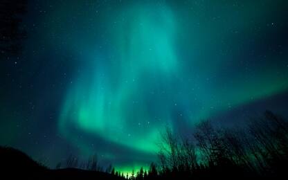 Lo spettacolo dell'aurora boreale nel cielo del Regno Unito. VIDEO
