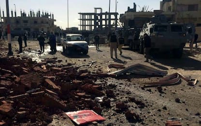Egitto, camion bomba contro checkpoint: 10 morti