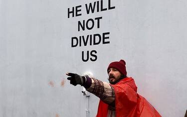 Shia LaBeouf arrestato durante una manifestazione anti Trump