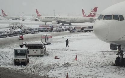 Turchia: tempesta di neve, quasi 500 voli cancellati a Istanbul   