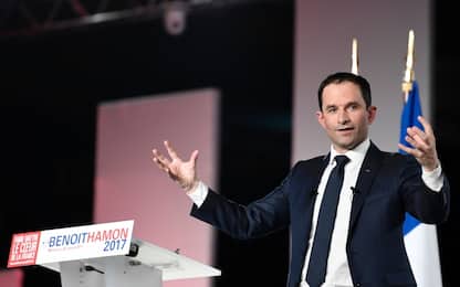 Francia, Hamon è il candidato socialista: battuto Valls alle primarie