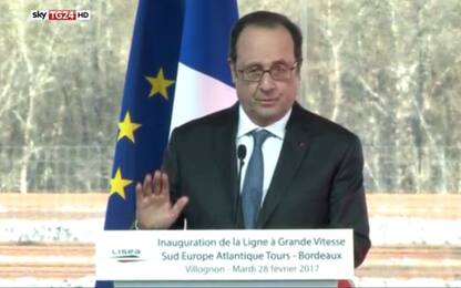 Cecchino spara per errore durante discorso di Hollande, 2 feriti lievi