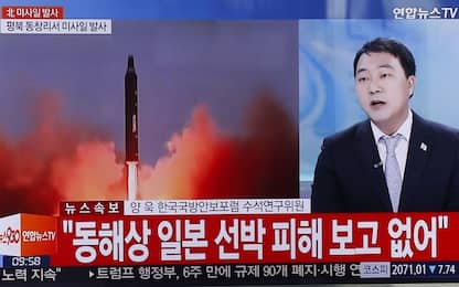 Nord Corea lancia 4 missili: 3 cadono nel mare del Giappone