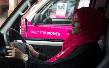 Taxi per sole donne in Pakistan