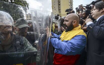 Venezuela, dietro front di Maduro: corte suprema riveda decisione