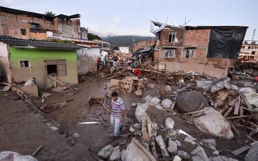 Colombia, città sepolta da valanga di fango: oltre 200 morti