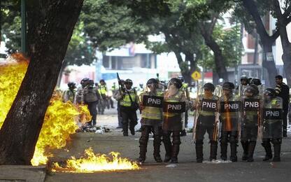 Venezuela, lacrimogeni sui manifestanti