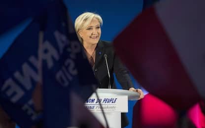 Francia, Le Pen al ballottaggio: "Il popolo francese alza la testa"