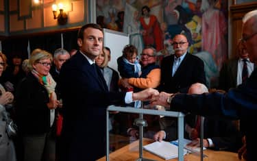 01candidati_elezioni_francia_seggio_macron_getty
