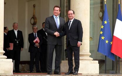 Francia, Hollande conferisce la Legion d’Onore a Schwarzenegger. FOTO