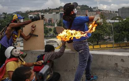 Scontri in Venezuela contro Maduro