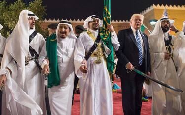 01-trump-arabia-saudita-spade-ansa