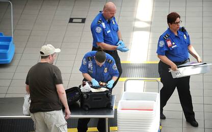 Vuole farsi sparare da polizia: ore di panico all’aeroporto di Orlando