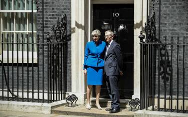 Regno Unito, May sempre più isolata. Osborne: "Morta che cammina"