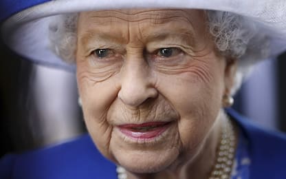 La Regina Elisabetta dice no alla plastica monouso nelle sue proprietà
