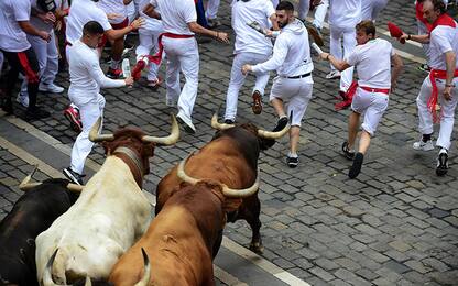 Pamplona, al via la festa di San Fermín fra tori e sfilate