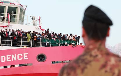 Migranti, Msf: dopo la stretta della Libia, per ora stop ad attività