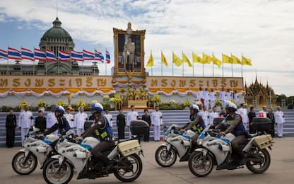 Thailandia festeggia compleanno re