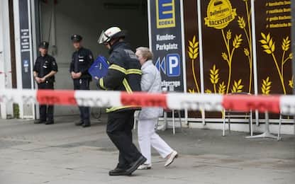Amburgo, accoltella clienti in supermarket: un morto e sei feriti