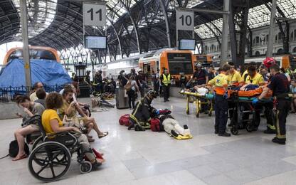 Barcellona, treno si schianta sulla banchina: almeno 56 feriti