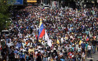Venezuela, l’Assemblea Costituente di Maduro occupa il Parlamento