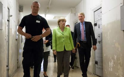 Merkel visita prigione della Stasi