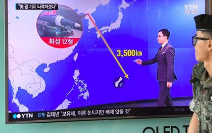 Corea del Nord rinvia l'attacco a Guam, Kim: "Aspetto le mosse Usa"