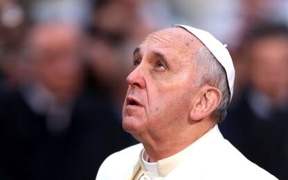 Papa Francesco chiede perdono per la "mostruosità" della pedofilia