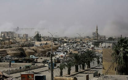 Siria, Amnesty lancia l'allarme: migliaia di civili bloccati a Raqqa 