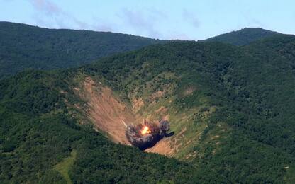 Missile nordcoreano sorvola Giappone. Seul risponde con 8 bombe