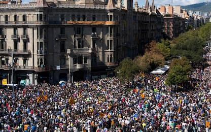 Tensione in Catalogna, Guardia Civil arresta 14 persone a Barcellona