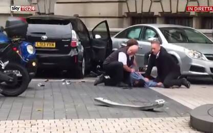 Londra, auto su pedoni: feriti