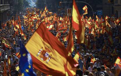 Catalogna, un milione in piazza per l'unità. Rajoy: "Non siete soli"