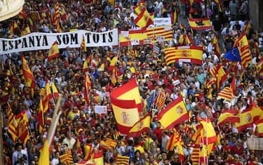 01-manifestazione-barcellona-contro-indipendenza-ansa