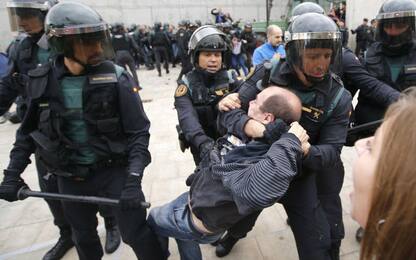 Referendum in Catalogna, Strasburgo chiede inchieste sulla polizia