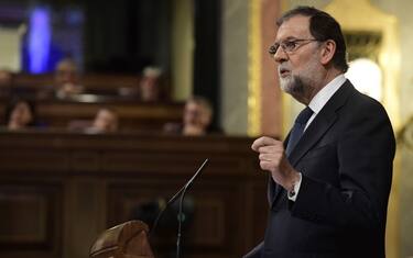 Indipendenza Catalogna, ultimatum di Madrid a Puigdemont scade lunedì