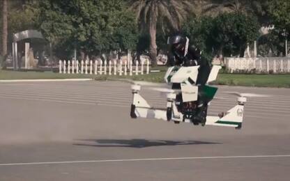 Le moto volanti della polizia a Dubai: il video del prototipo