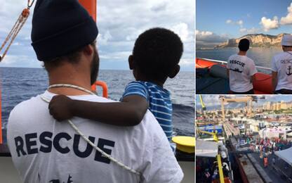 Migranti, arrivata a Palermo la "nave dei bambini": a bordo 241 minori