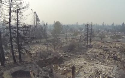 Incendi in California, drone vola su zone colpite a Santa Rosa. VIDEO
