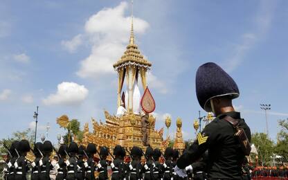Thailandia, cerimonie per il re defunto