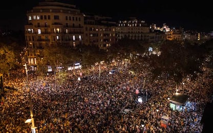 Catalogna, migliaia in piazza contro arresti leader indipendentisti