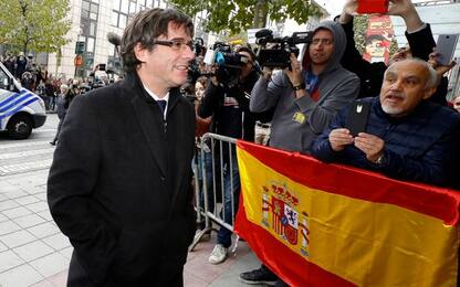 Catalogna, Puigdemont: "Pronto a collaborare con giustizia belga"